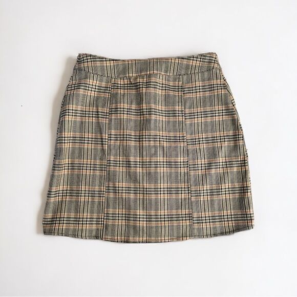 Urban Outfitters Plaid Mini Skirt - Picture 5 of 8